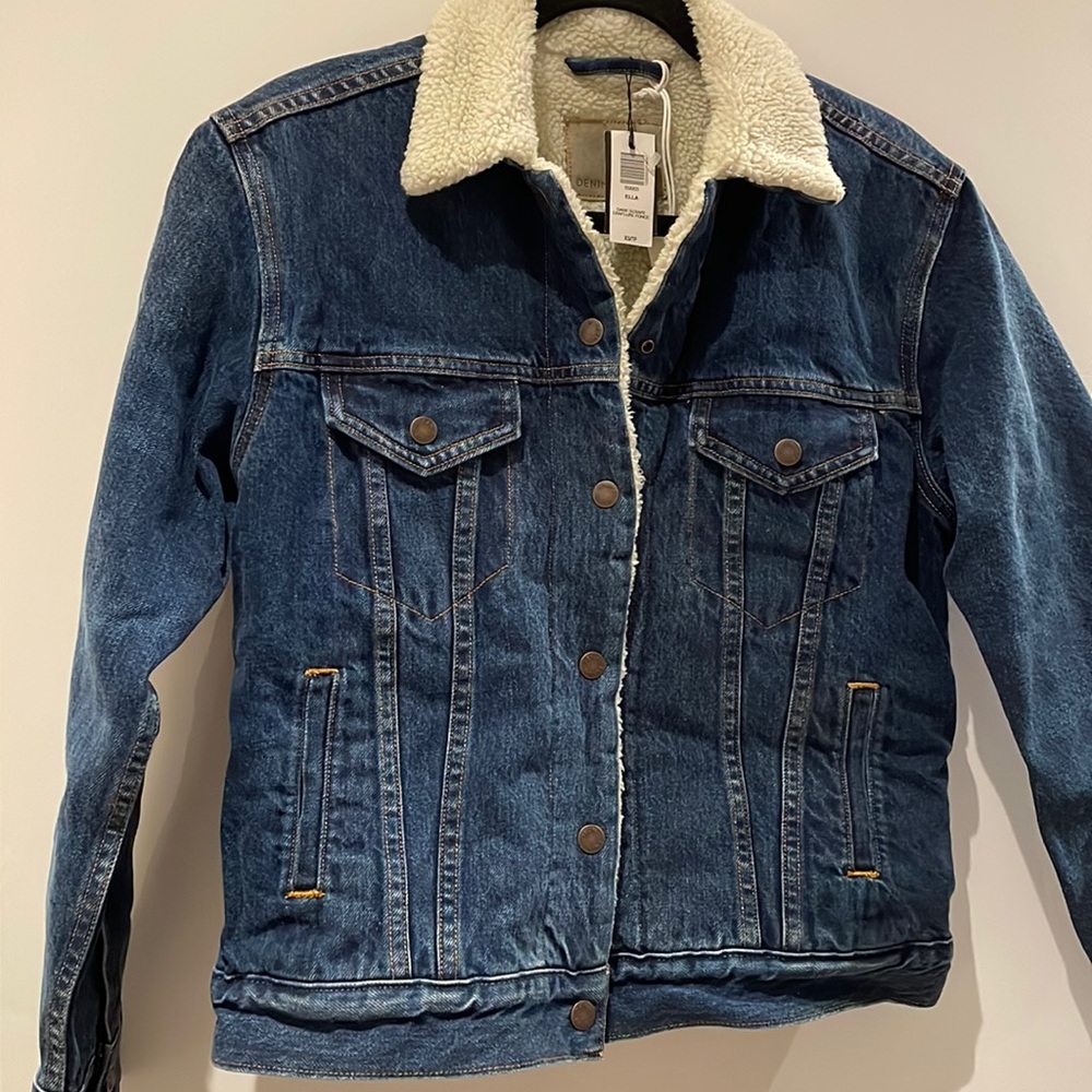 Women's Blue Denim Jacket with Sherpa Lining - Picture 4 of 4